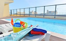 Floripes Luxury Apartment With Pool On Rooftop